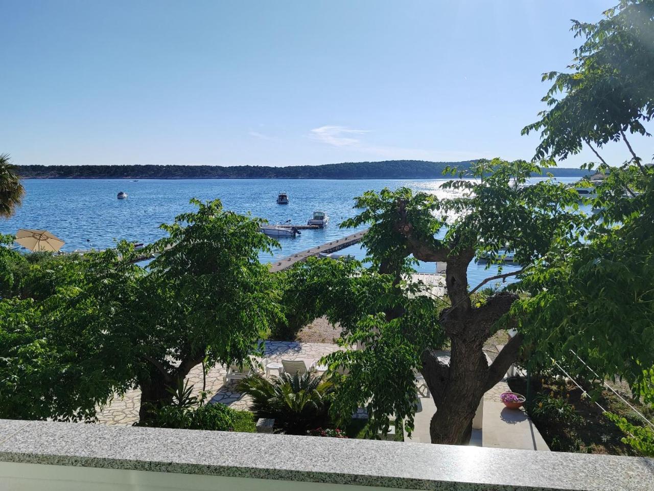 Room'S Brica Barbat na Rabu Екстер'єр фото
